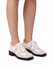 Kaoru Tabi Derby in Off White