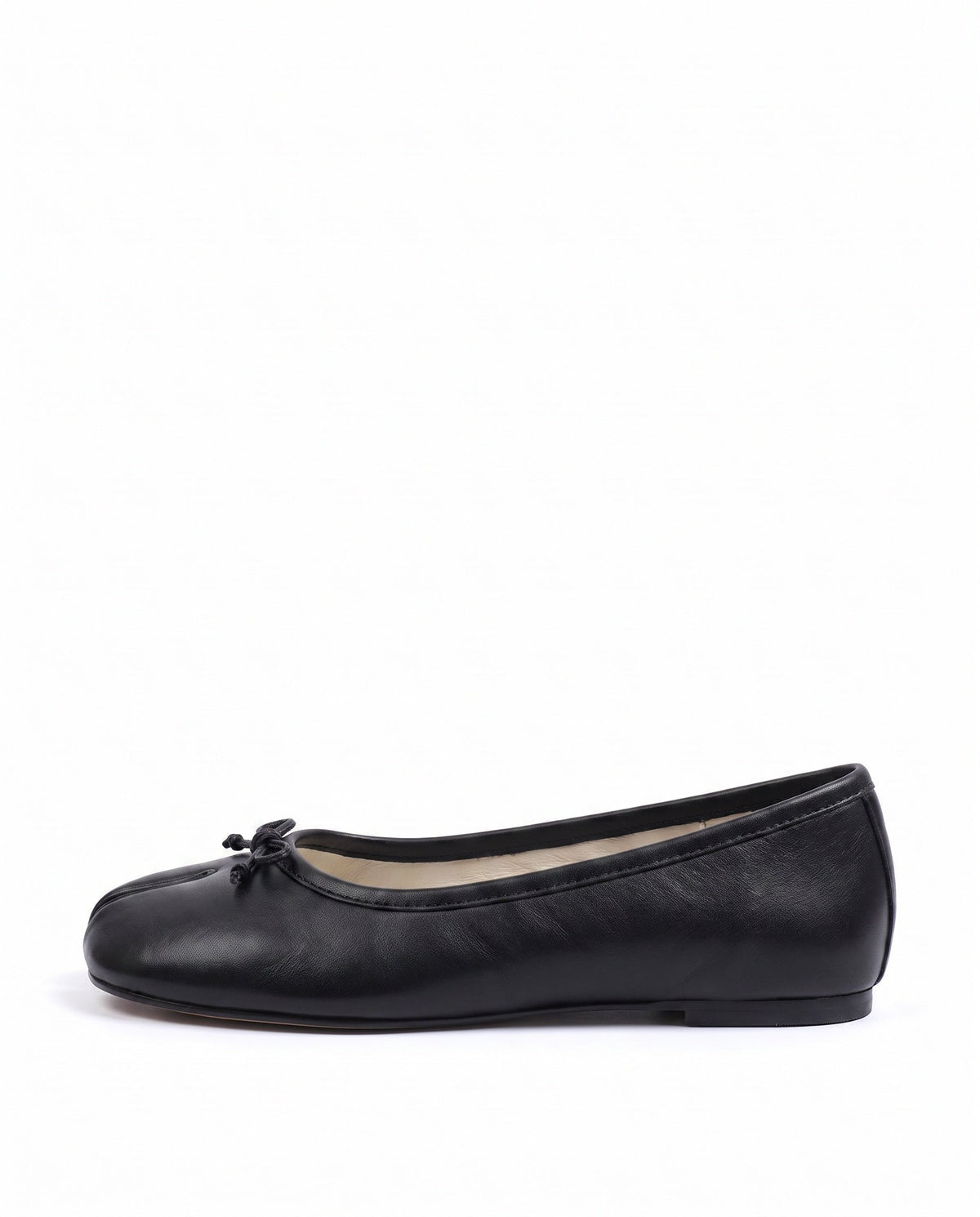 Hana Tabi Ballet Flat in Black