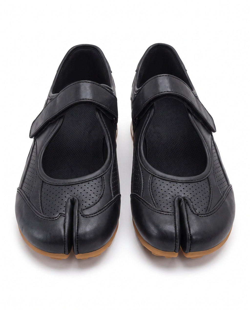 Ibuki Tabi Sneaker in Black