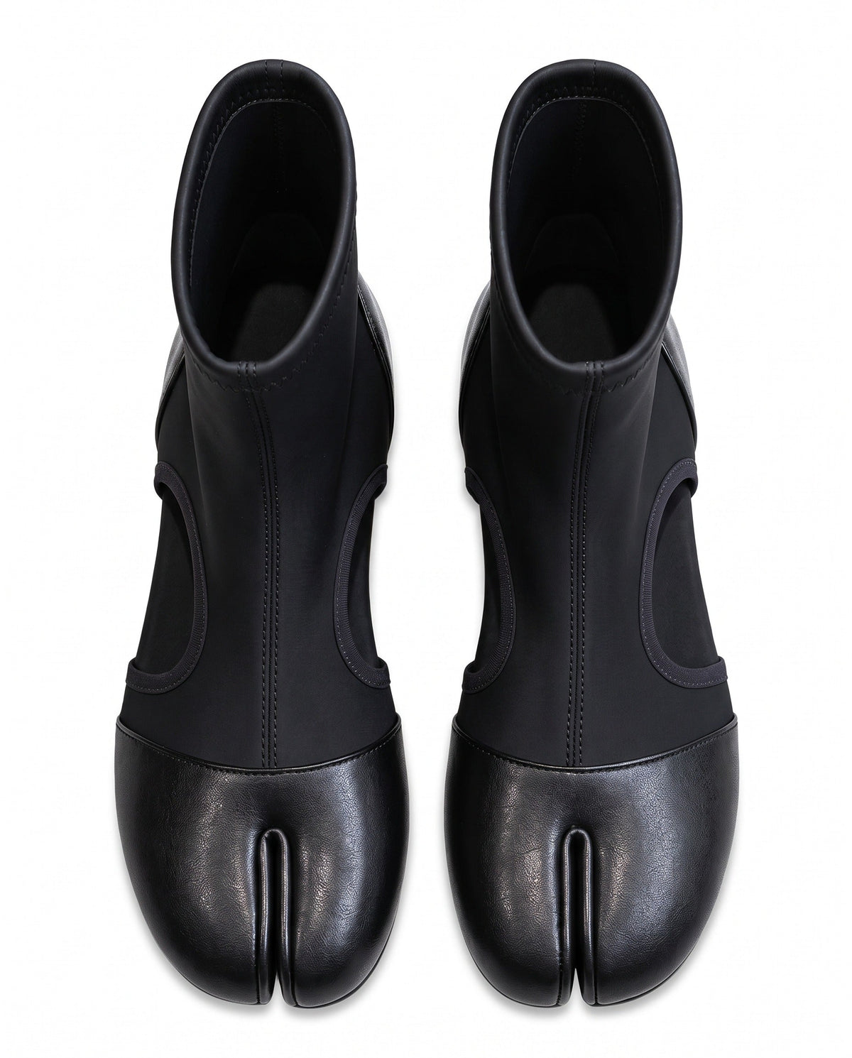 Mizuki Tabi Ankle Boot in Black