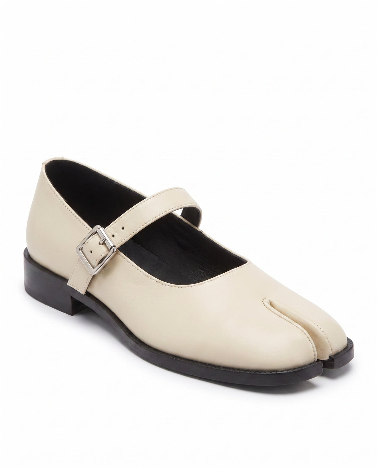 Kiku Tabi Buckle Mary Jane in Cream