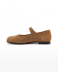 Sena Tabi Mary Jane in Camel