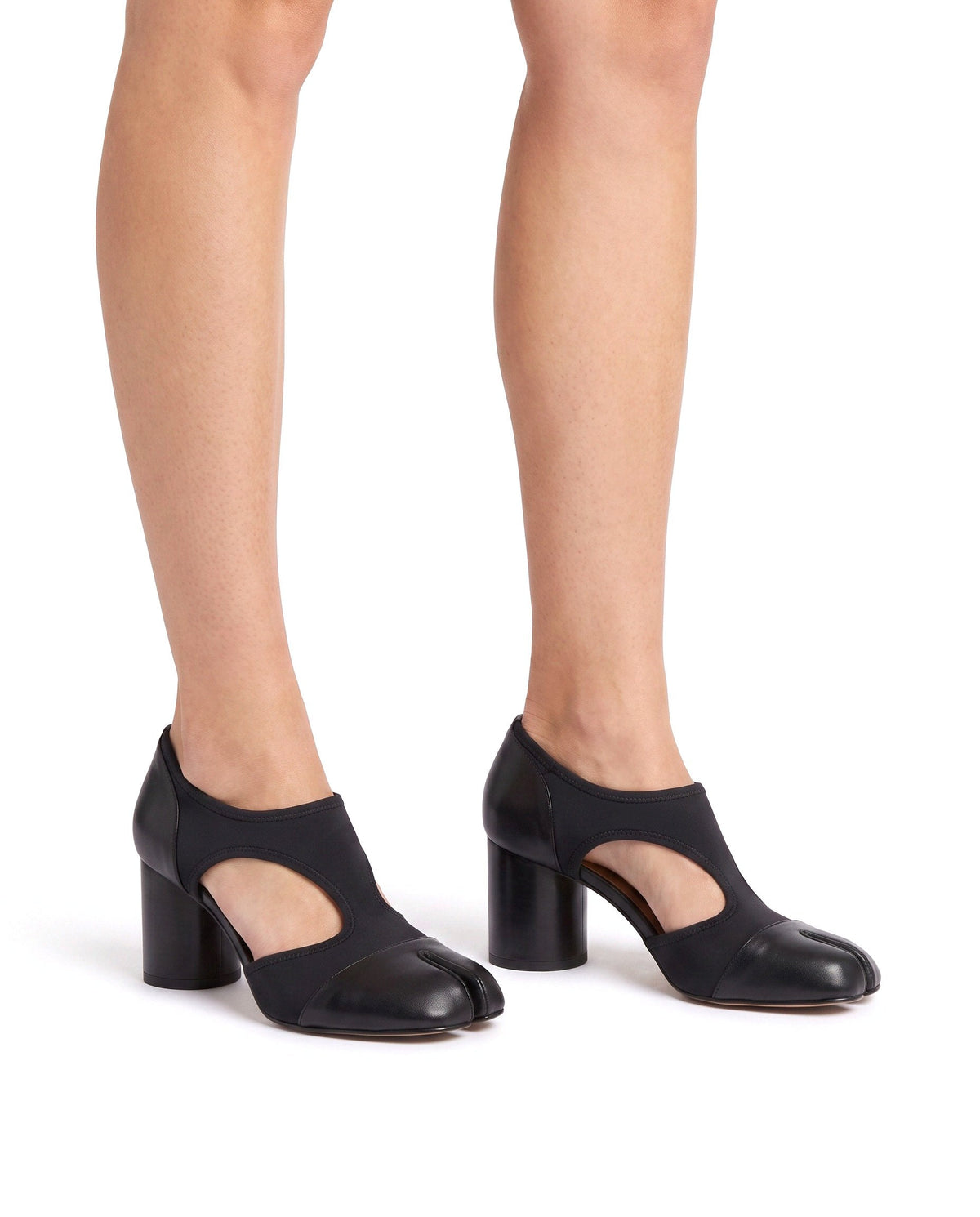 Shizuku Tabi Cut-Out Pump in Black