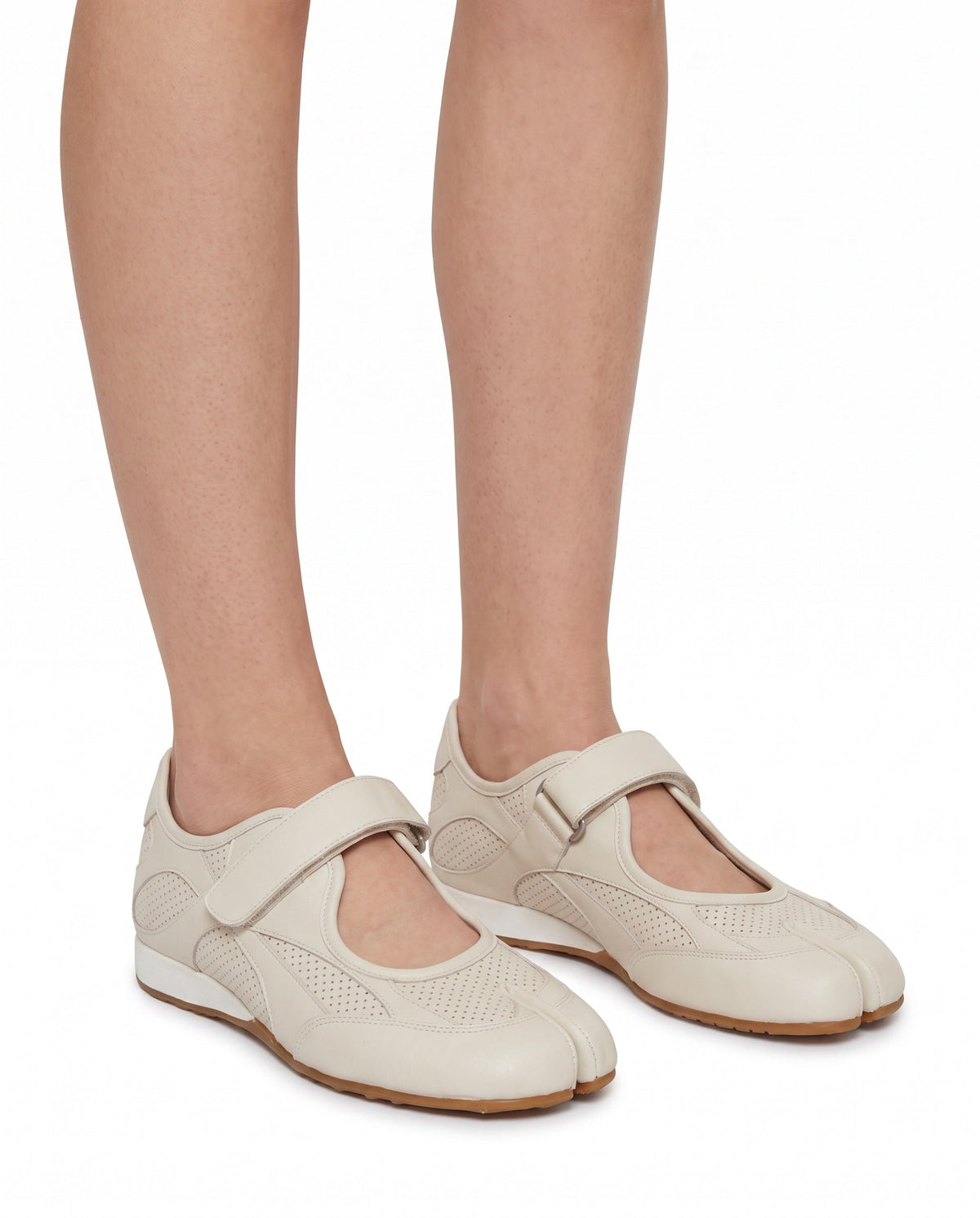 Ibuki Tabi Sneaker in White