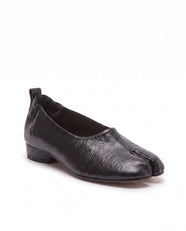 Sora Tabi Low-Heel Flat in Black