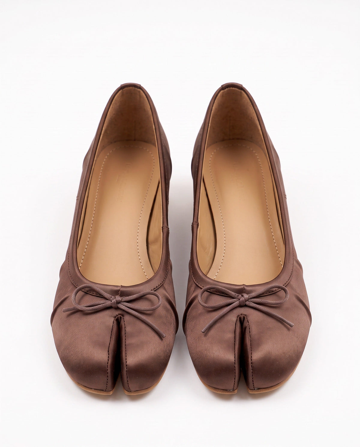 Mayu Tabi Ballet Pump in Camel