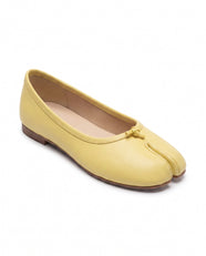 Hana Tabi Ballet Flat in Lemon