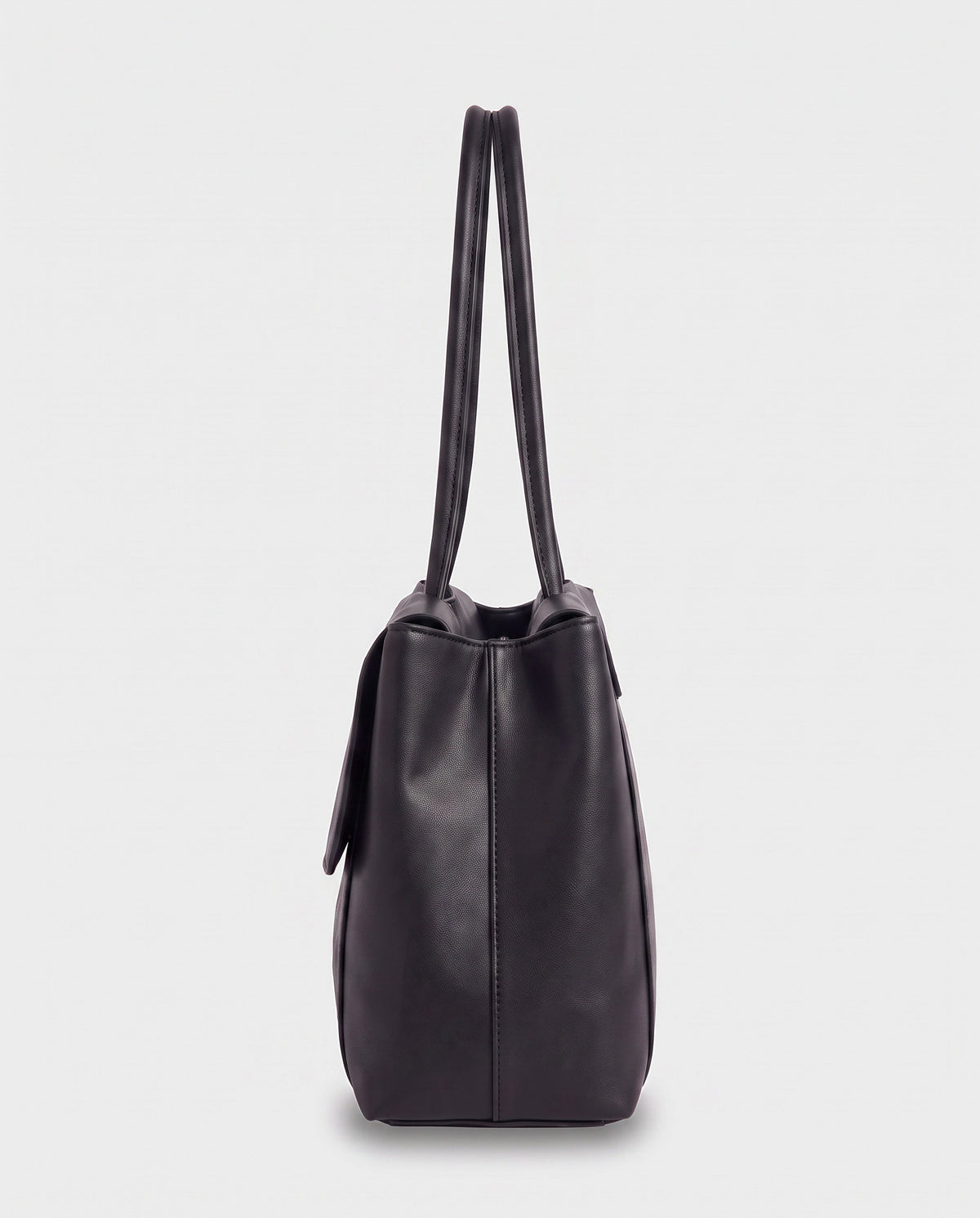 Riko Flap Shoulder Bag in Black