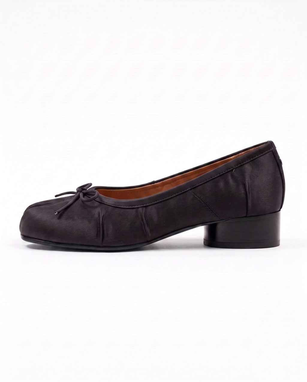 Mayu Tabi Ballet Pump in Black