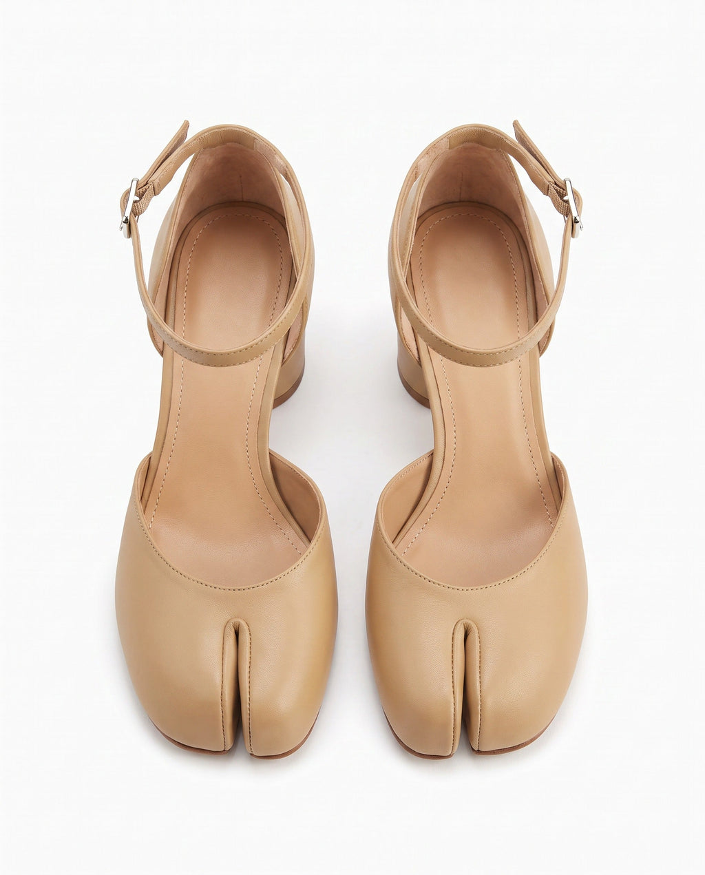 Sumire Tabi Mary Jane Pump in Milk Tea