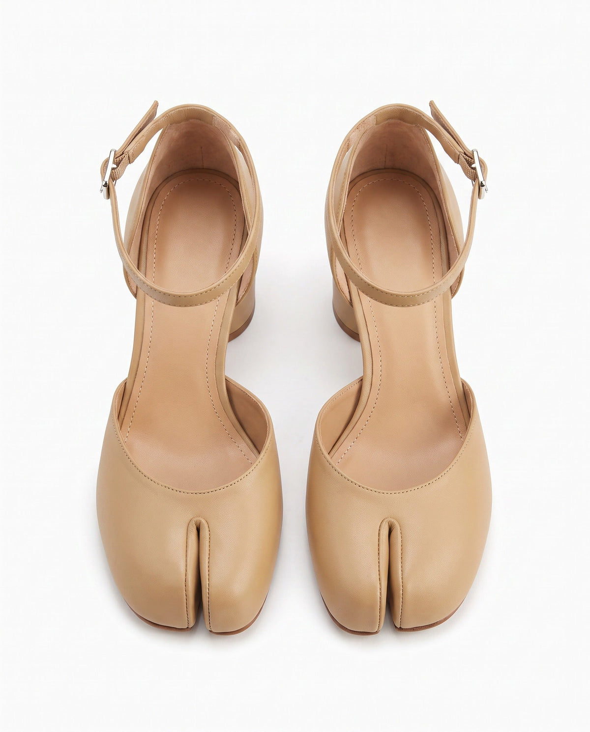 Sumire Tabi Mary Jane Pump in Milk Tea
