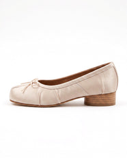 Mayu Tabi Ballet Pump in Ivory