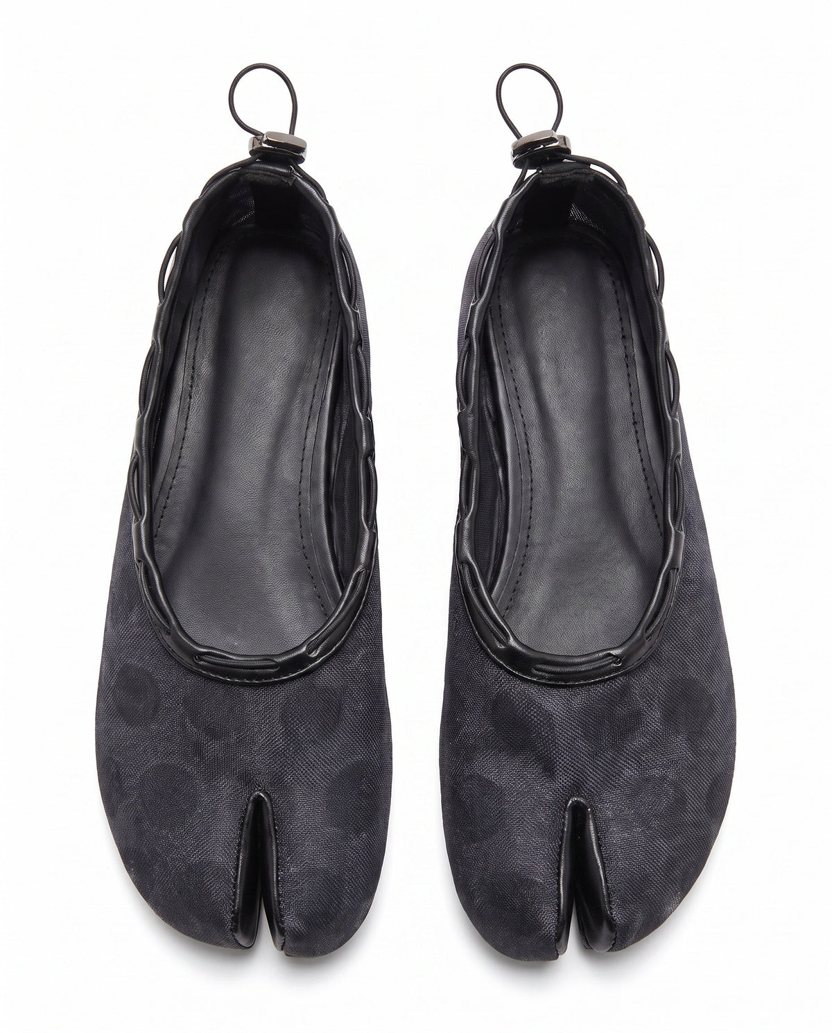 Suzu Tabi Ballet Flat in Black Polka Dot