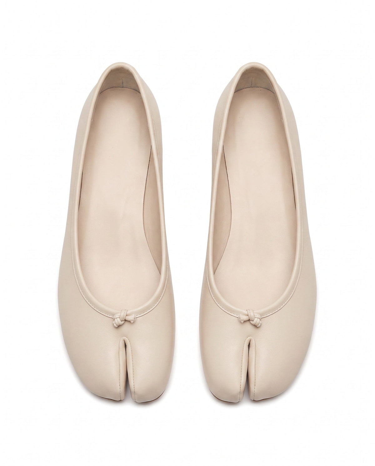 Hana Tabi Ballet Flat in White