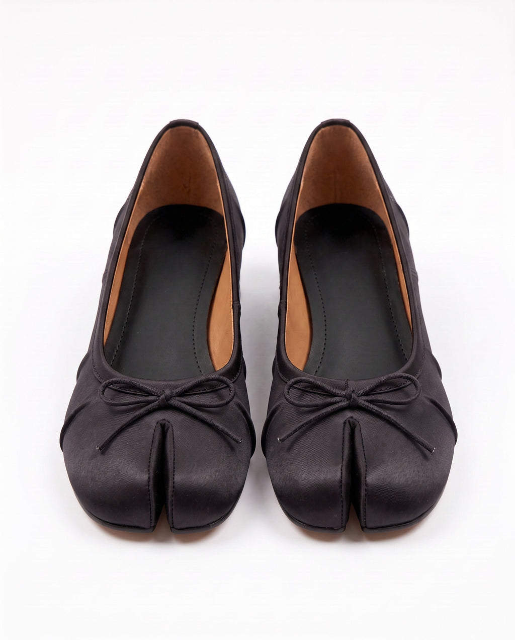 Mayu Tabi Ballet Pump in Black