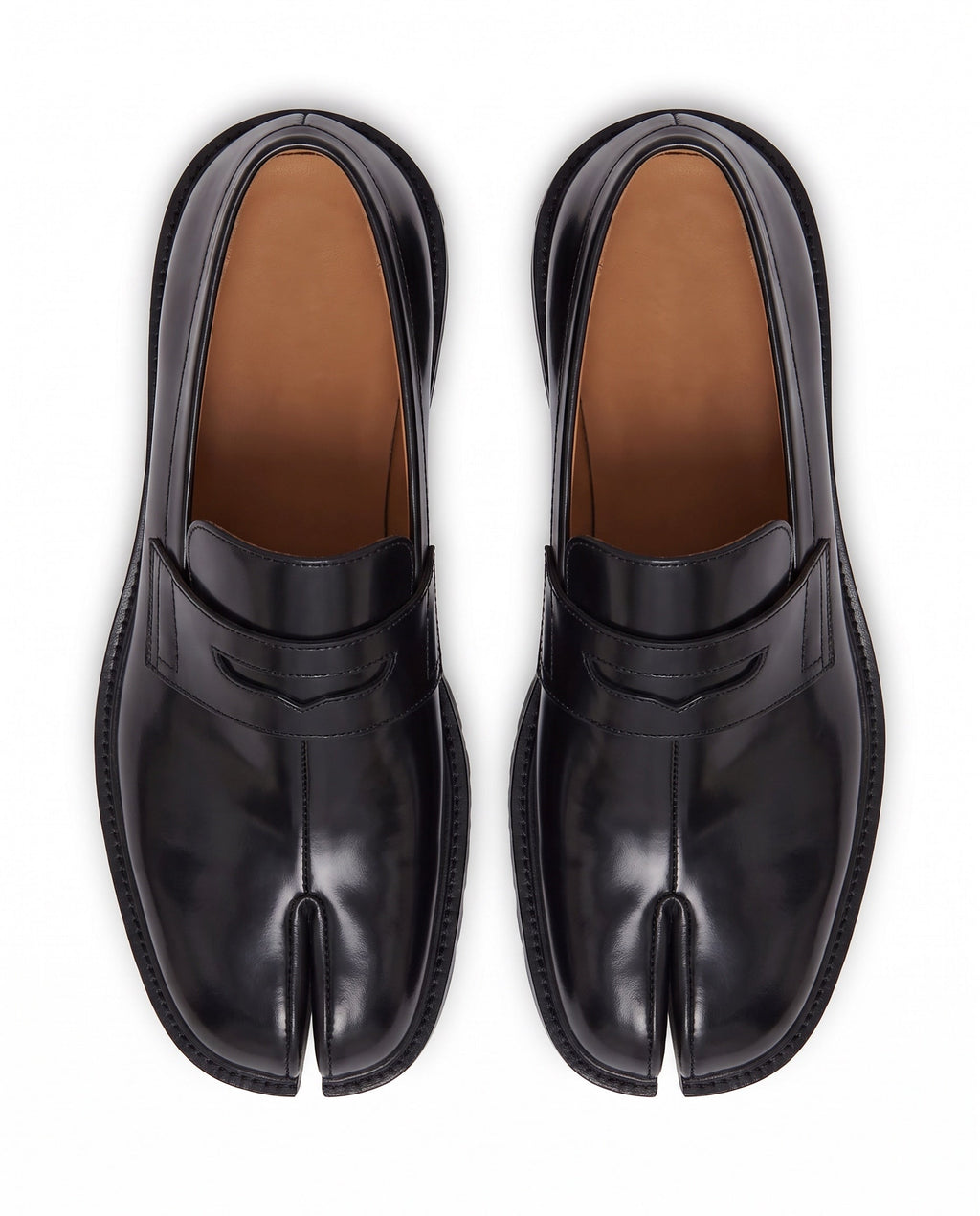 Kurumi Tabi Loafer in Black