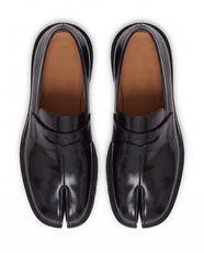 Kurumi Tabi Loafer in Black