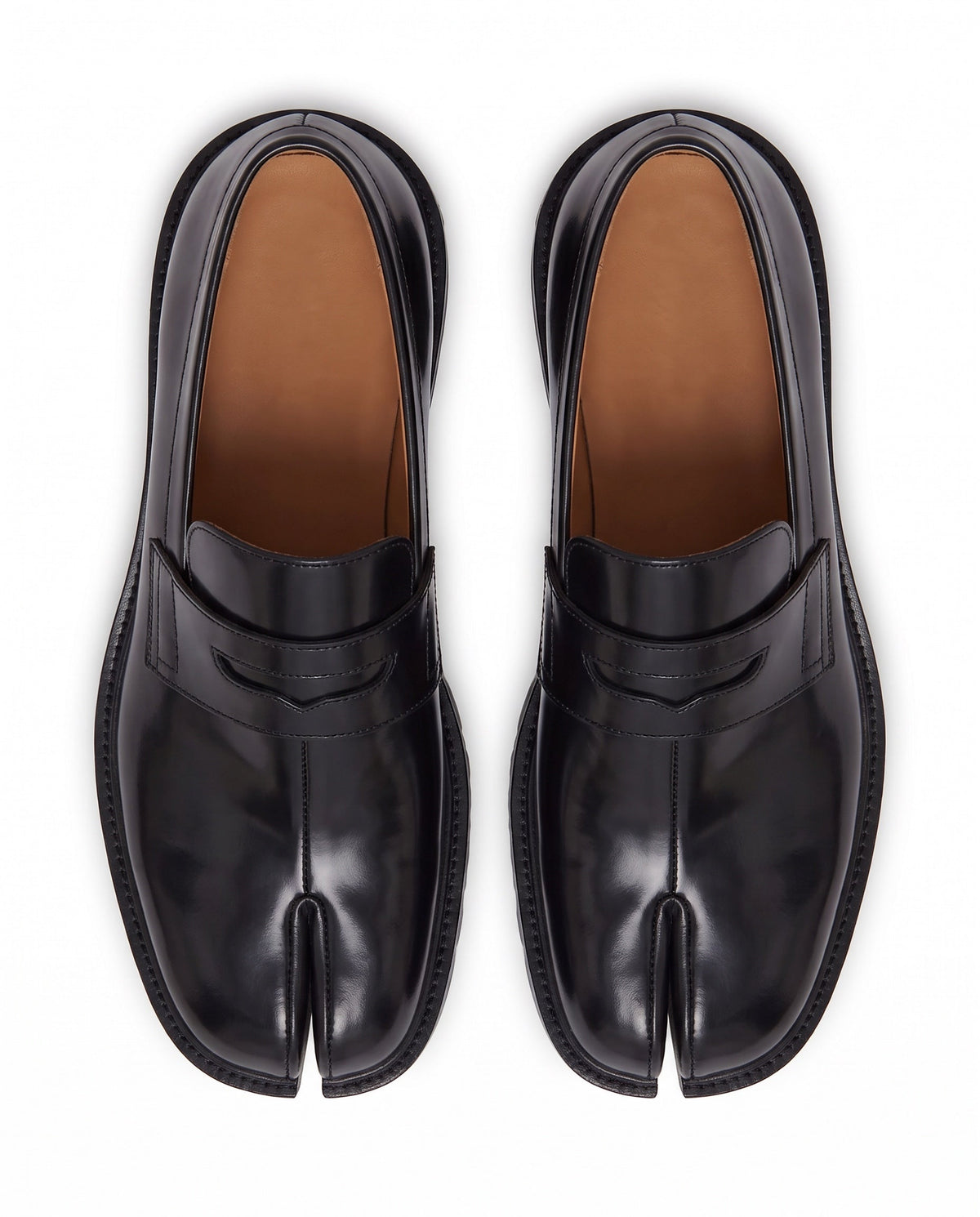 Kurumi Tabi Loafer in Black