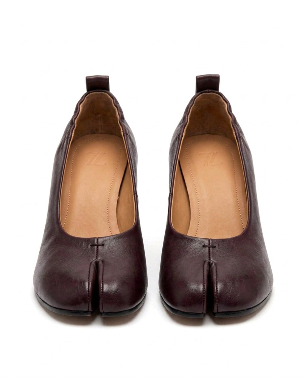 Asuka Tabi Block-Heel Pump in Brown