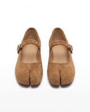 Sena Tabi Mary Jane in Camel