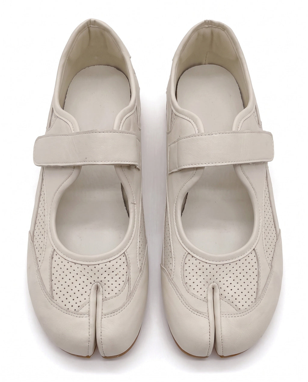 Ibuki Tabi Sneaker in White