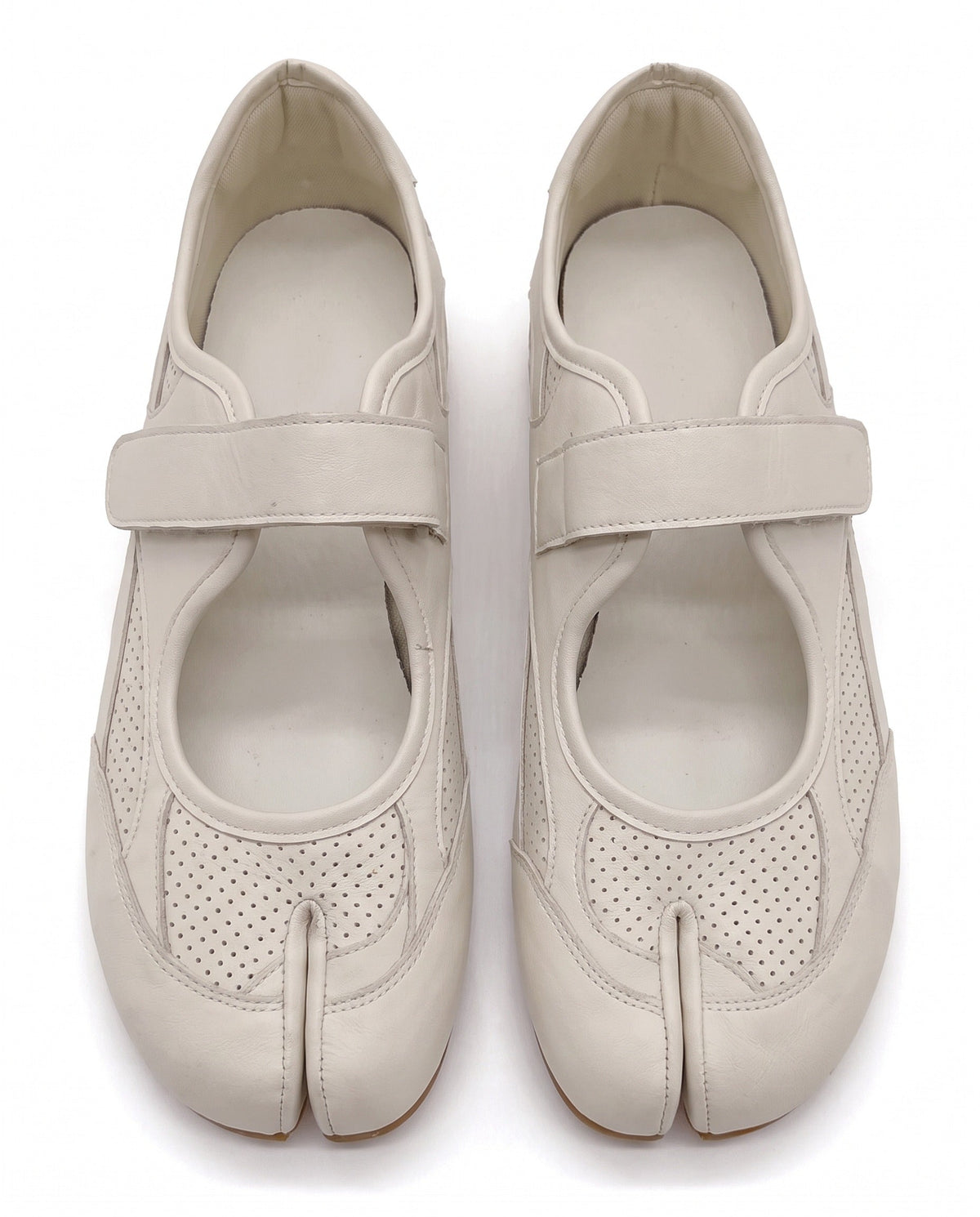 Ibuki Tabi Sneaker in White