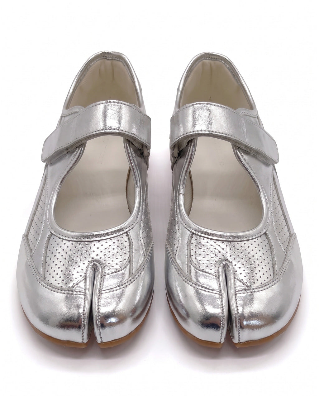 Ibuki Tabi Sneaker in Silver