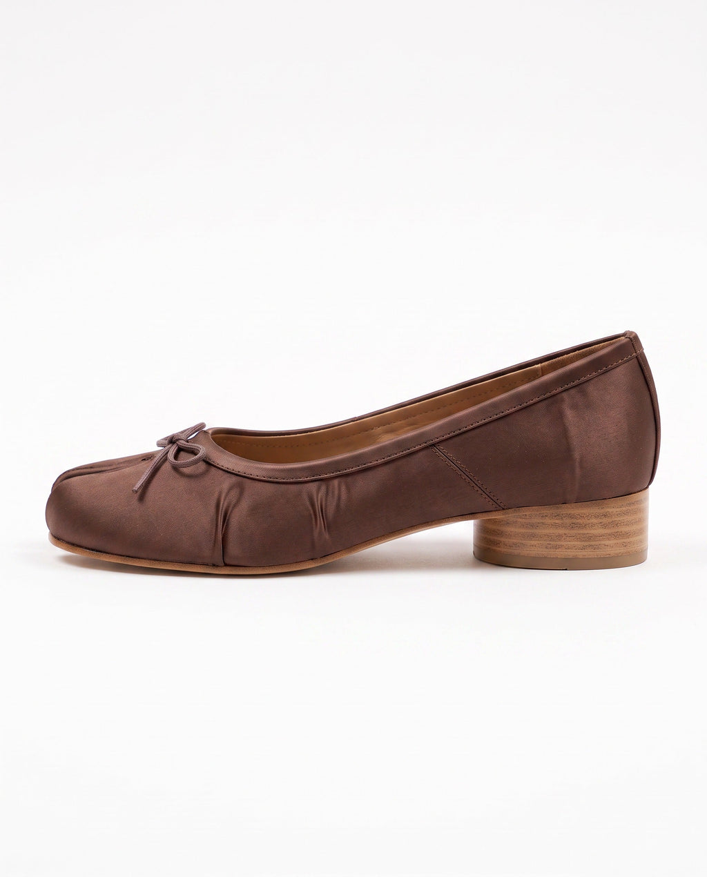 Mayu Tabi Ballet Pump in Camel