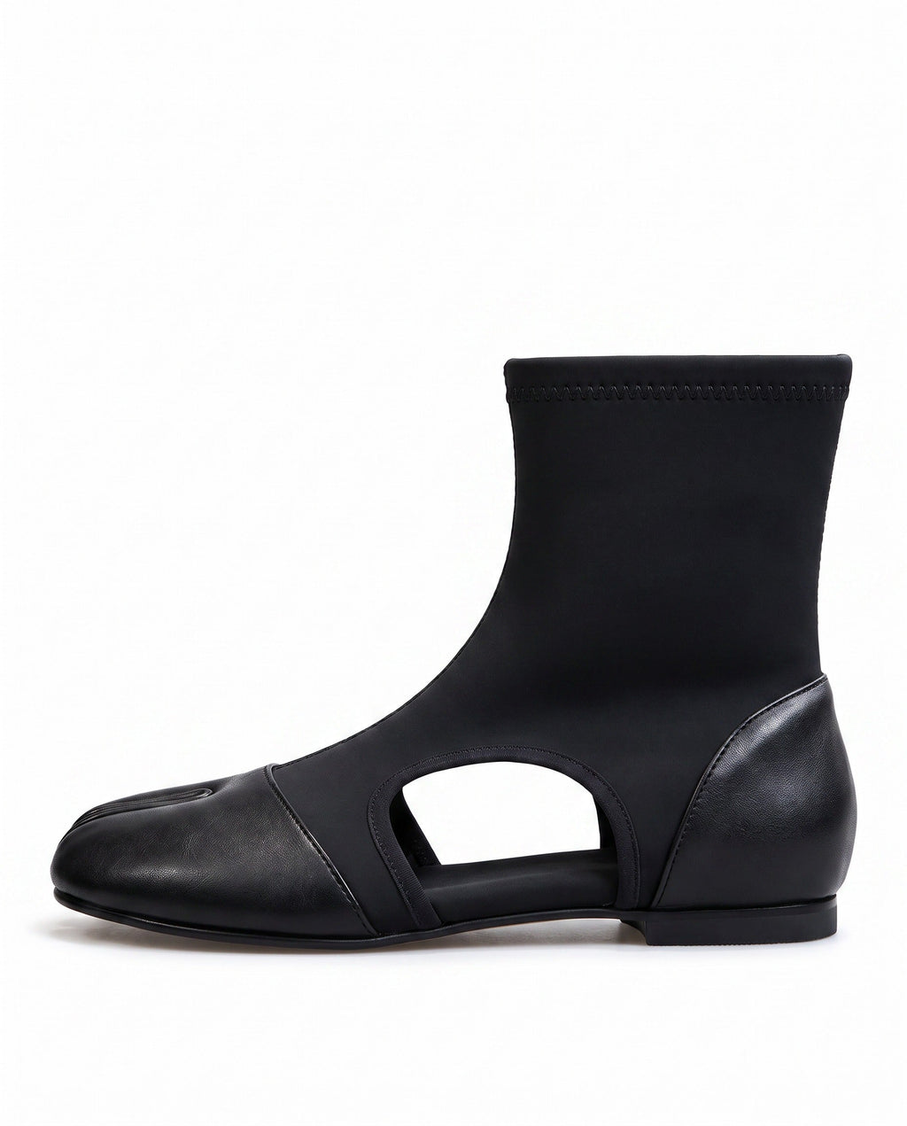 Mizuki Tabi Ankle Boot in Black