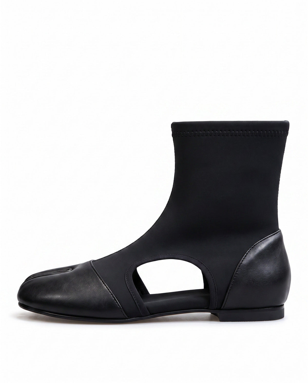 Mizuki Tabi Ankle Boot in Black