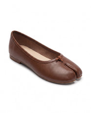 Hana Tabi Ballet Flat in Coffee
