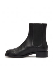 Fuyumi Tabi Chelsea Boot in Black