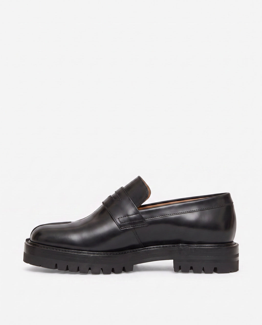 Kurumi Tabi Loafer in Black