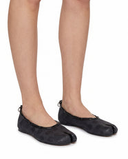 Suzu Tabi Ballet Flat in Black Polka Dot