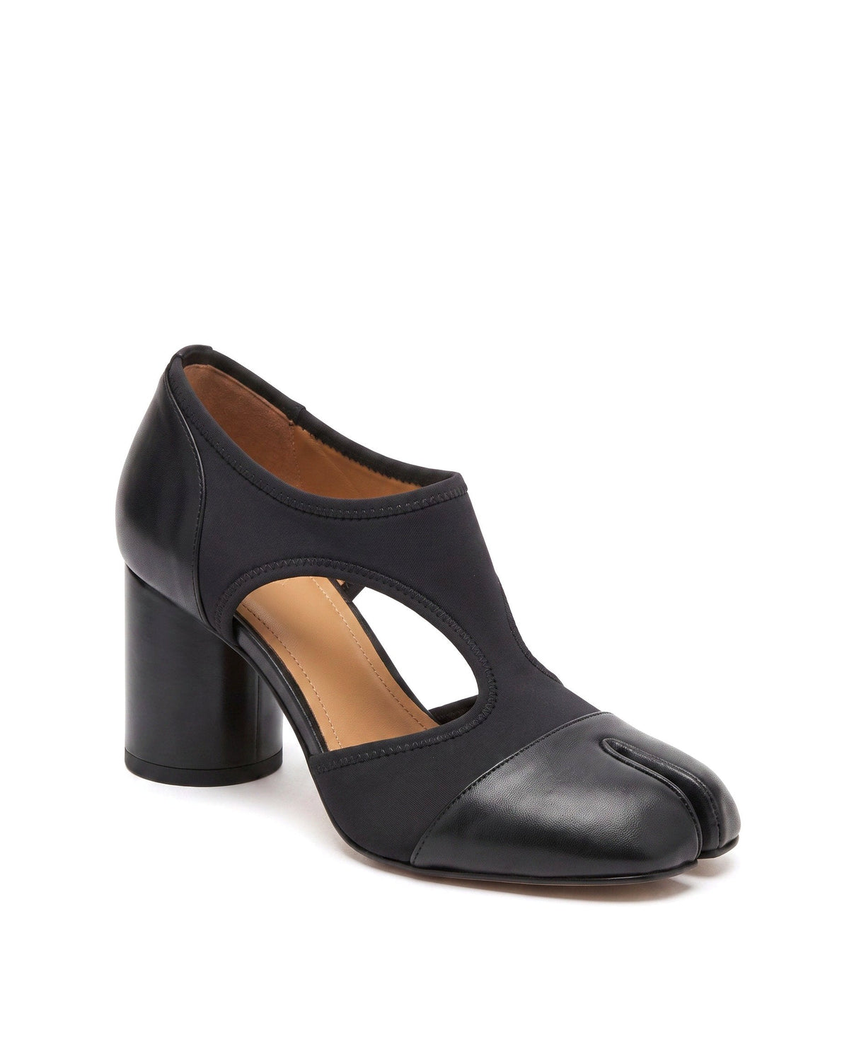 Shizuku Tabi Cut-Out Pump in Black