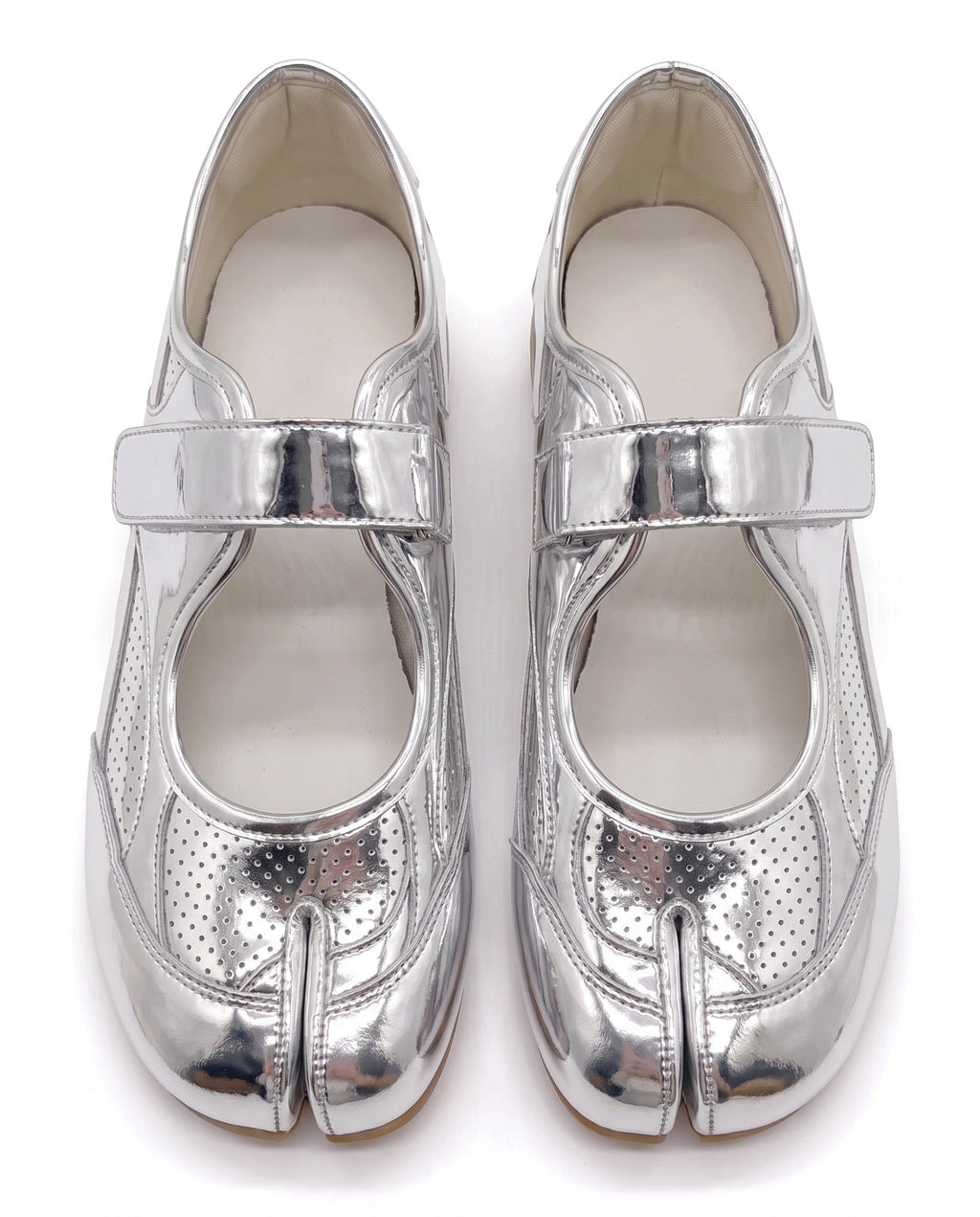 Ibuki Tabi Sneaker in Silver