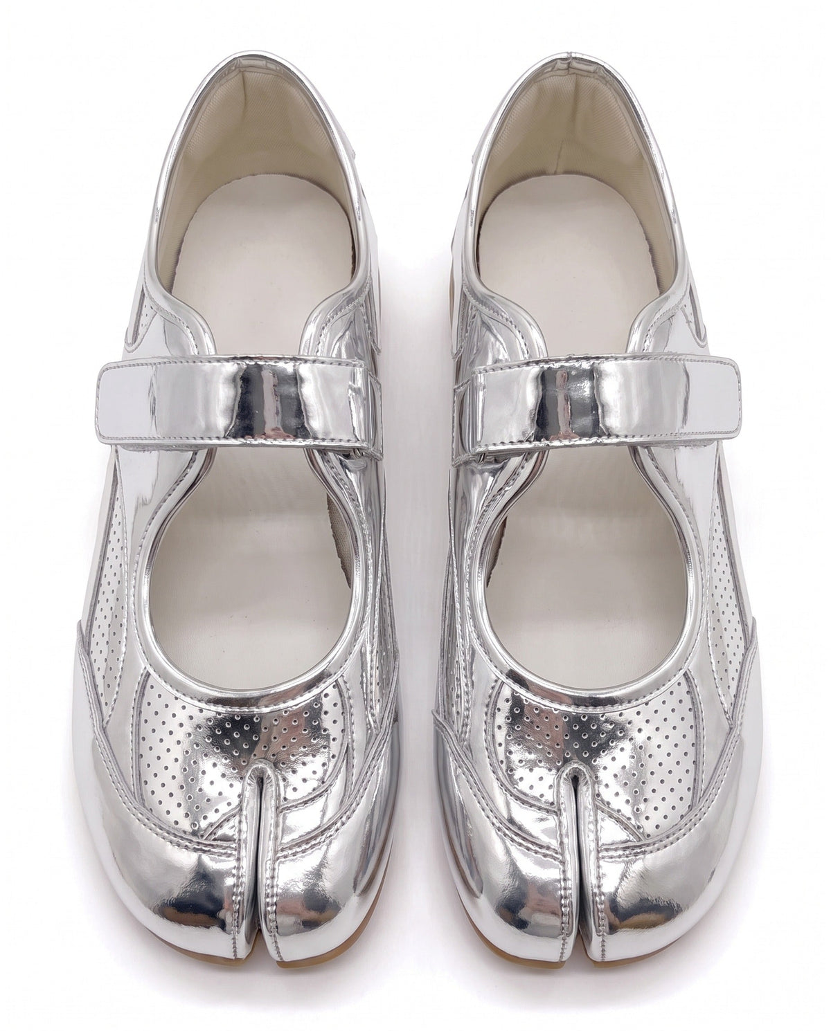 Ibuki Tabi Sneaker in Silver
