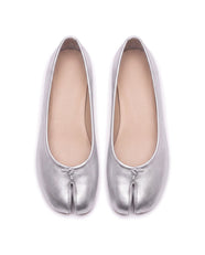 Hana Tabi Ballet Flat in Silver