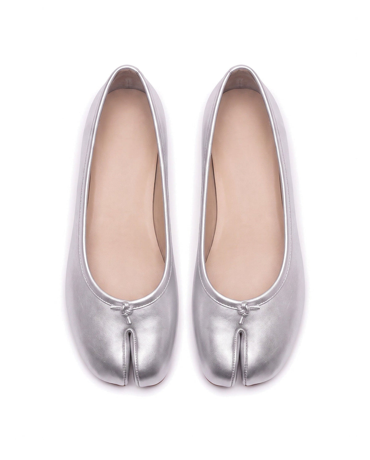 Hana Tabi Ballet Flat in Silver