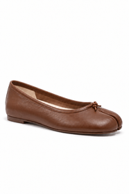 Hana Tabi Ballet Flat in Coffee — side view