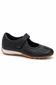 Ibuki Tabi Sneaker in Black — side view