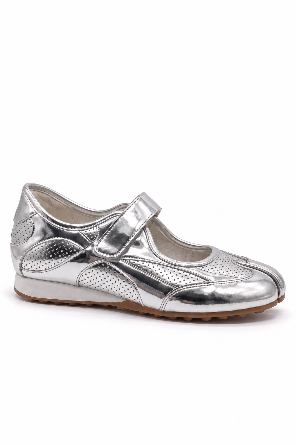 Ibuki Tabi Sneaker in Silver — side view