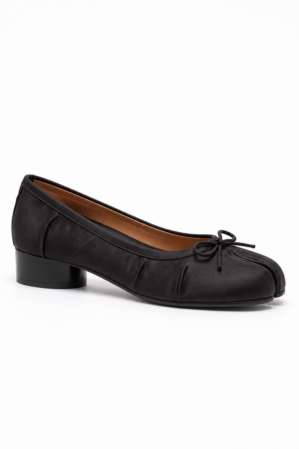 Mayu Tabi Ballet Pump in Black — side view