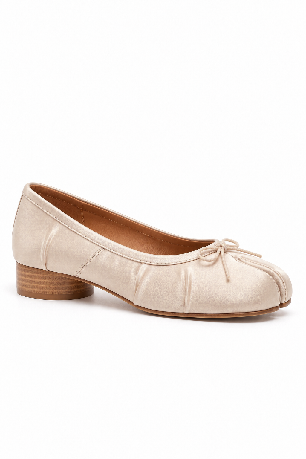 Mayu Tabi Ballet Pump in Ivory — side view