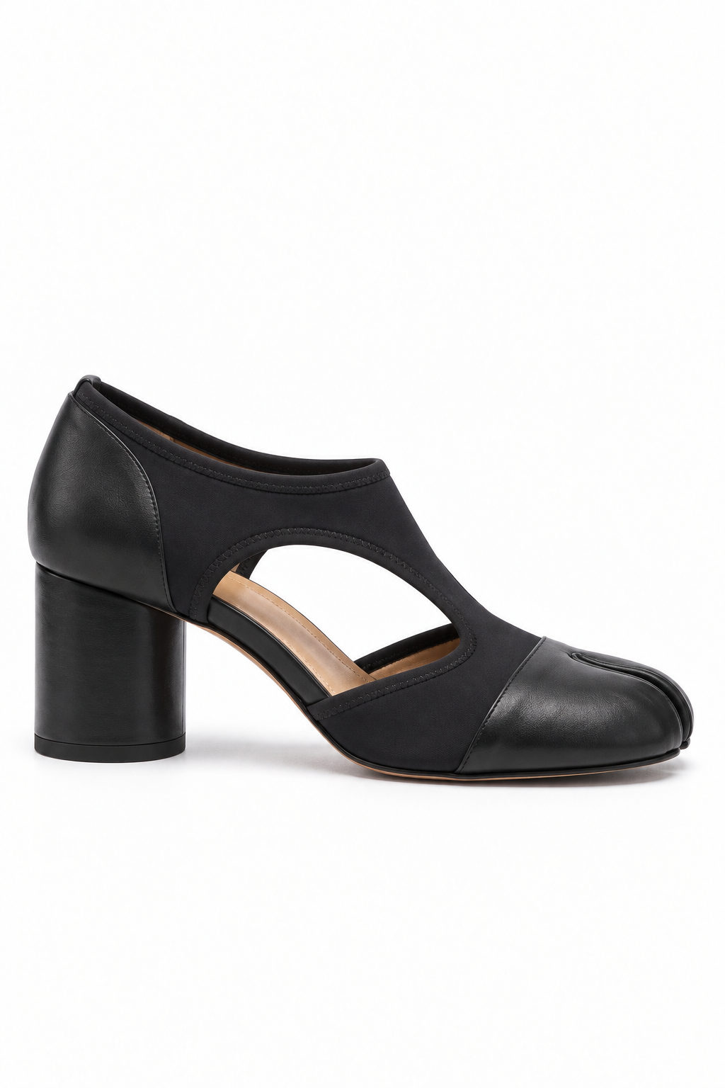 Shizuku Tabi Cut-Out Pump in Black — side view